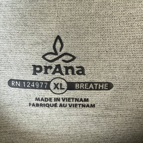 Prana Top Women’s Size XL Camo Printed Long Sleeve Pullover Tee Shirt Athleisure - Picture 4 of 9